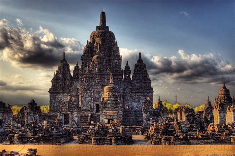 Le Temple de Sewu:  Un Monument à l’Architecture Méticuleuse et au Mystère Intriguant !